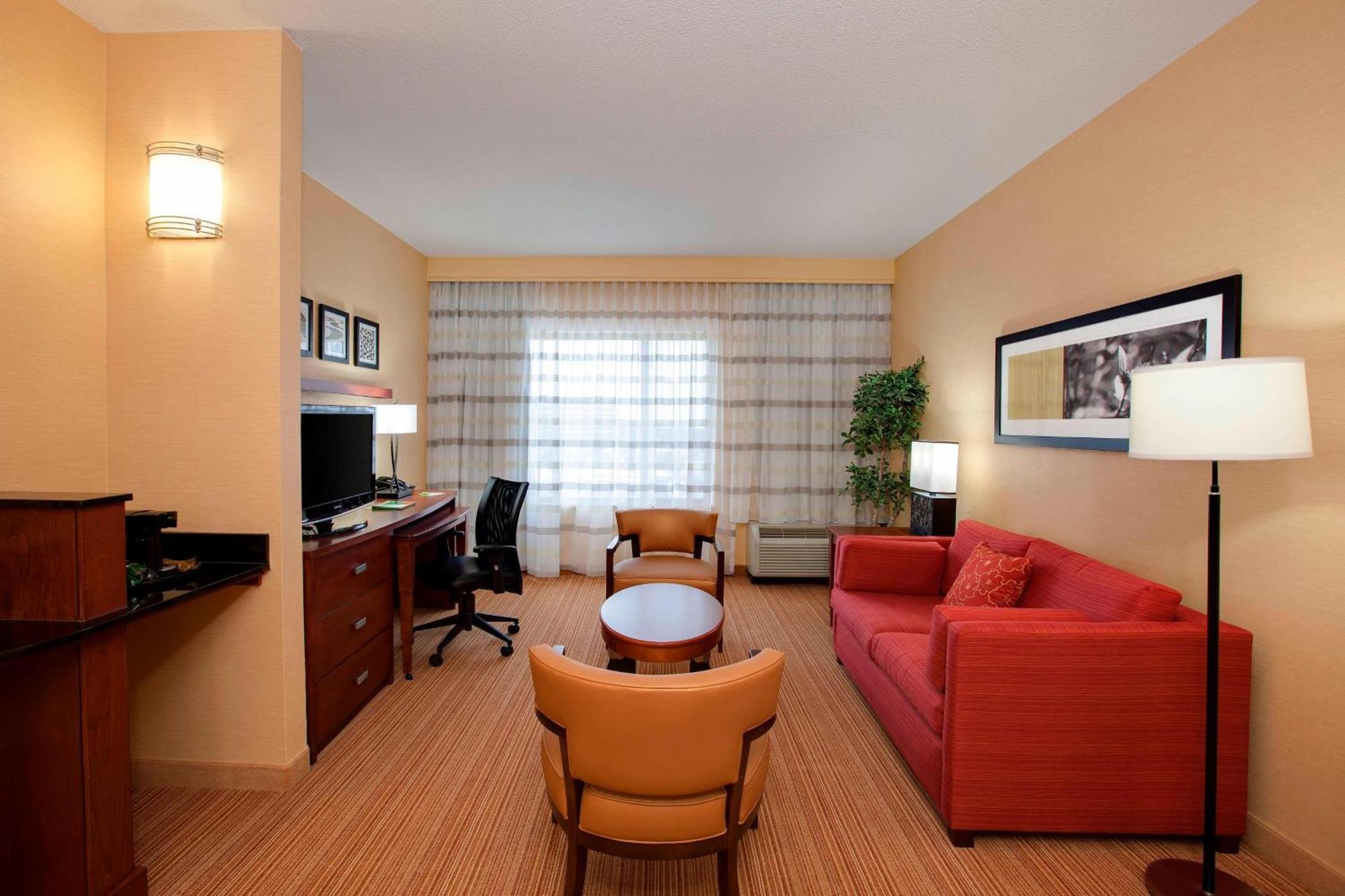 Courtyard By Marriott Chicago Schaumburg/Woodfield Mall Exterior photo