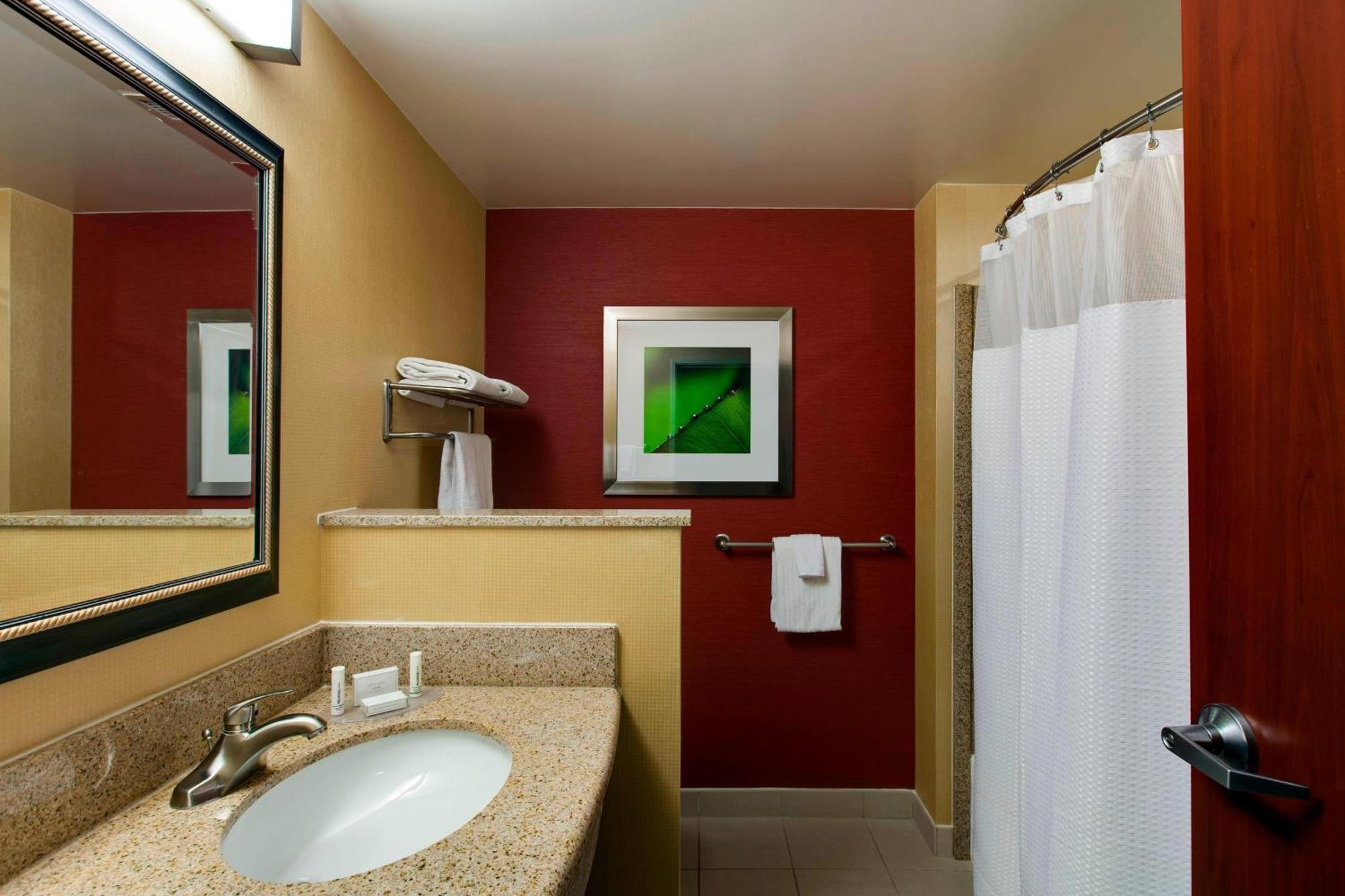 Courtyard By Marriott Chicago Schaumburg/Woodfield Mall Exterior photo